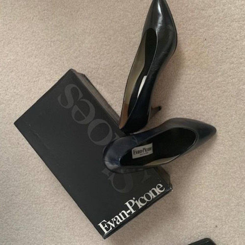 Evan-Picone Coronado Navy Blue Kid Leather Pumps